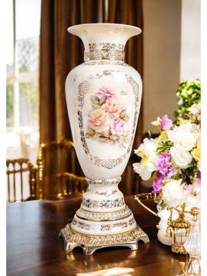 Vase en céramique de haute qualité, décoré de fleurs et de détails dorés, fait à la main.