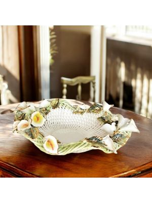 Panier, centre de table en céramique artistique, décoré de fleurs et de détails dorés, fait à la main