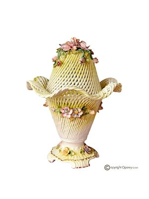 Lampe de table en céramique artistique fine, décorée de fleurs et de détails dorés, faite à la main
