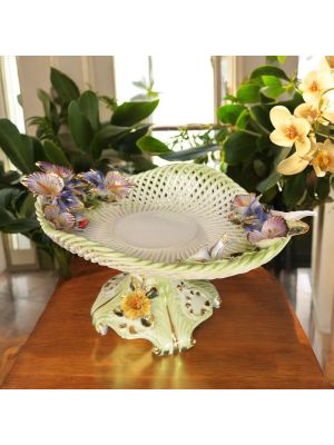 Support ovale, centre de table en céramique artistique, décoré de fleurs et de détails dorés, fait à la main