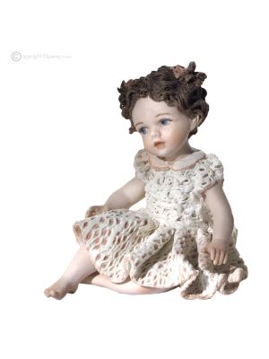CHICCA - Statuette Capodimonte, pur art italien en porcelaine fine.