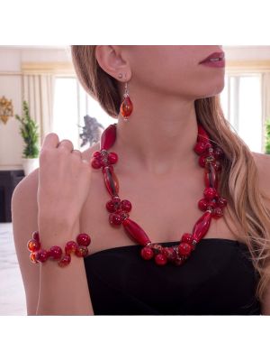 Perles en verre soufflé de Murano, collier, bracelet et boucles d'oreilles qui racontent l'histoire de l'élégance vénitienne.
