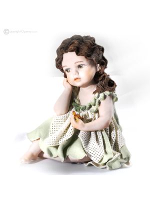 NOVELLA - Statuette Capodimonte, une œuvre d'art en porcelaine pure et rare.