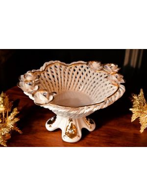 Présentoir à gâteaux en céramique de haute qualité, décoré de roses, de cristaux et de finitions dorées, fait à la main.