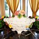 Soupière artistique en céramique de style baroque, décorée de fleurs et de détails dorés, faite à la main.